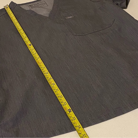 Figs Scrub Top Shirt Womens XS Technical Collection Gray Pockets Logo Medical - Picture 11 of 11